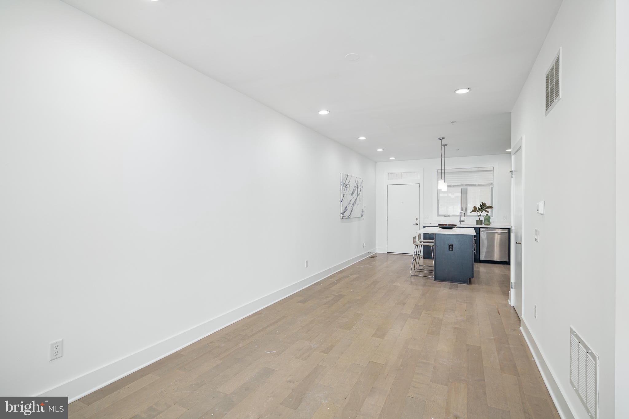 740 S COLUMBUS BOULEVARD 6