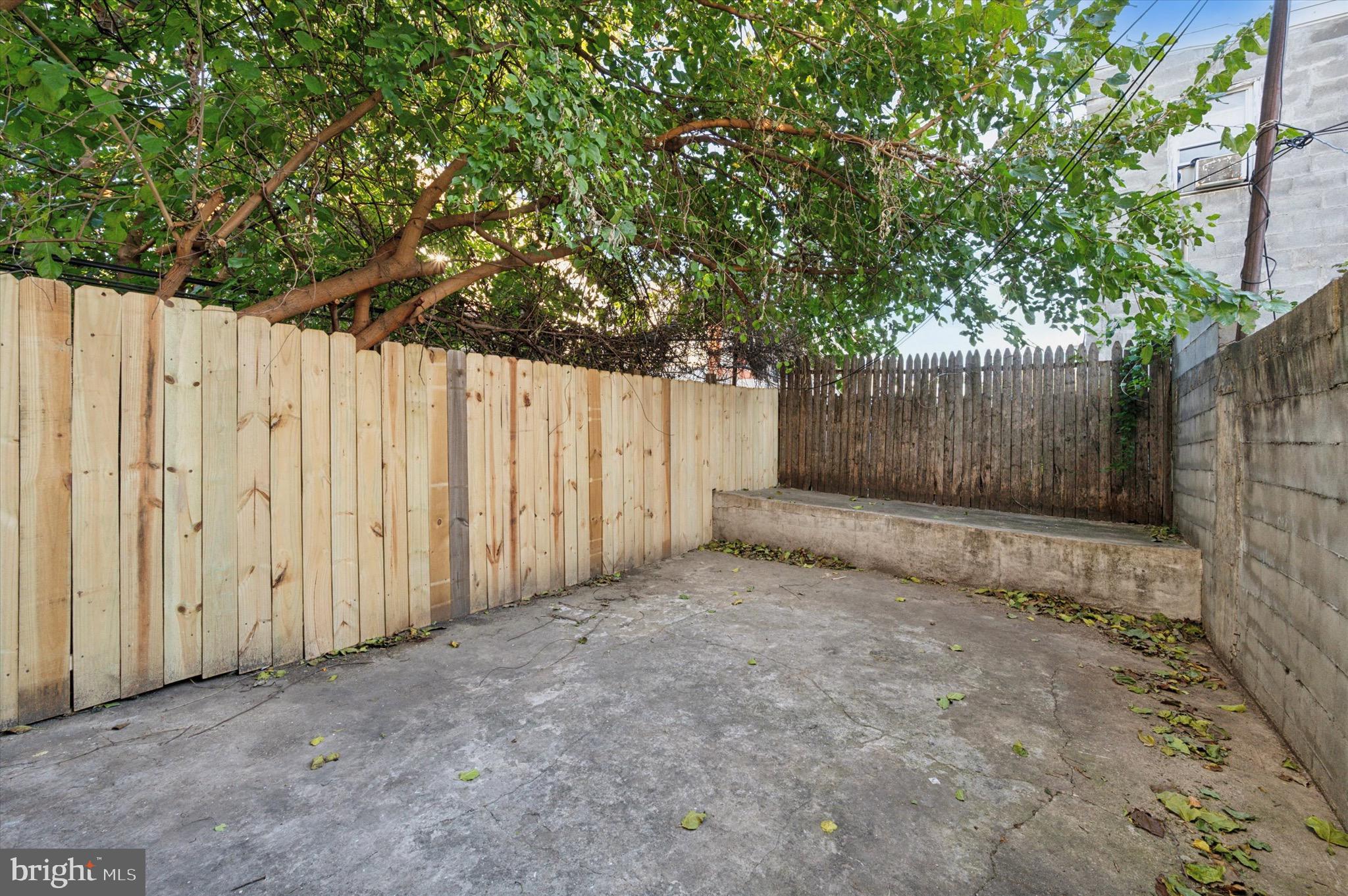 502 W CUMBERLAND STREET