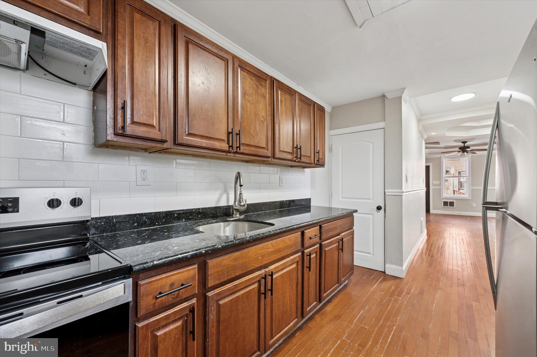 502 W CUMBERLAND STREET