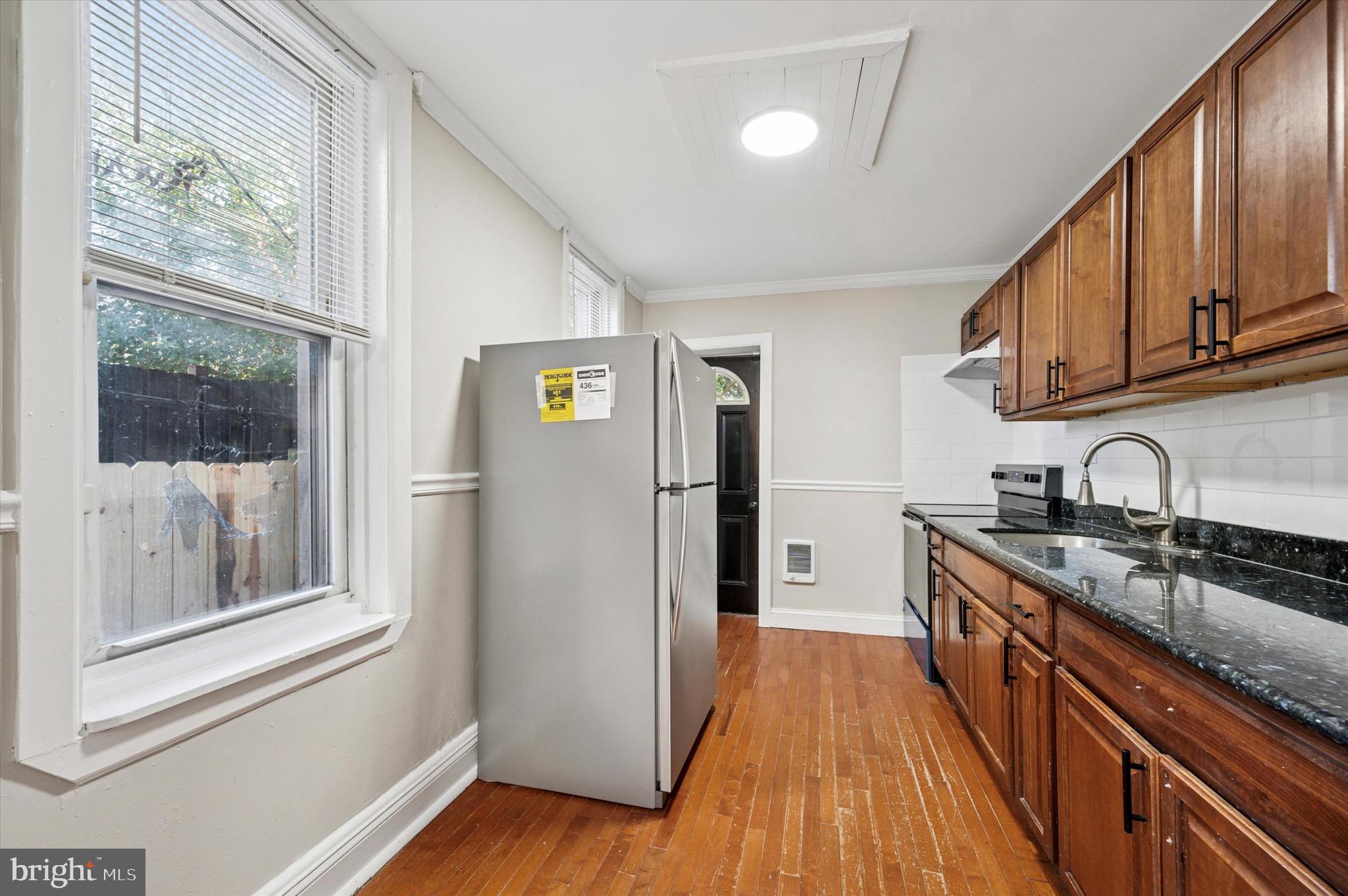 502 W CUMBERLAND STREET