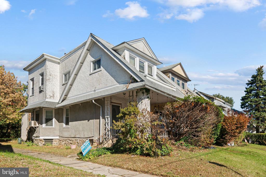 305 E VERNON ROAD