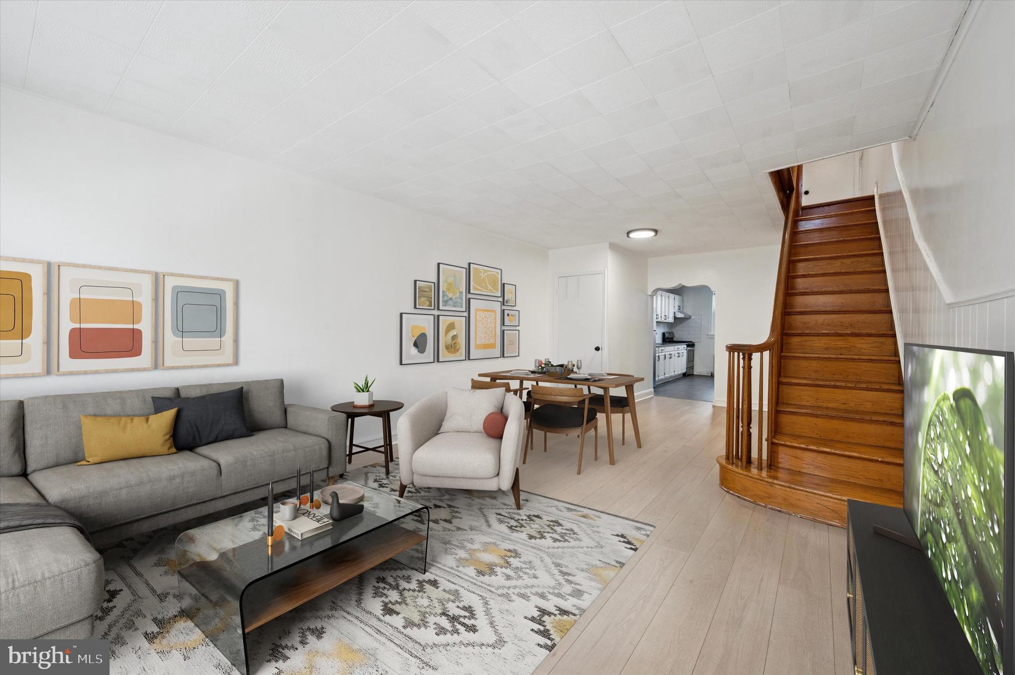 2038 S DARIEN STREET