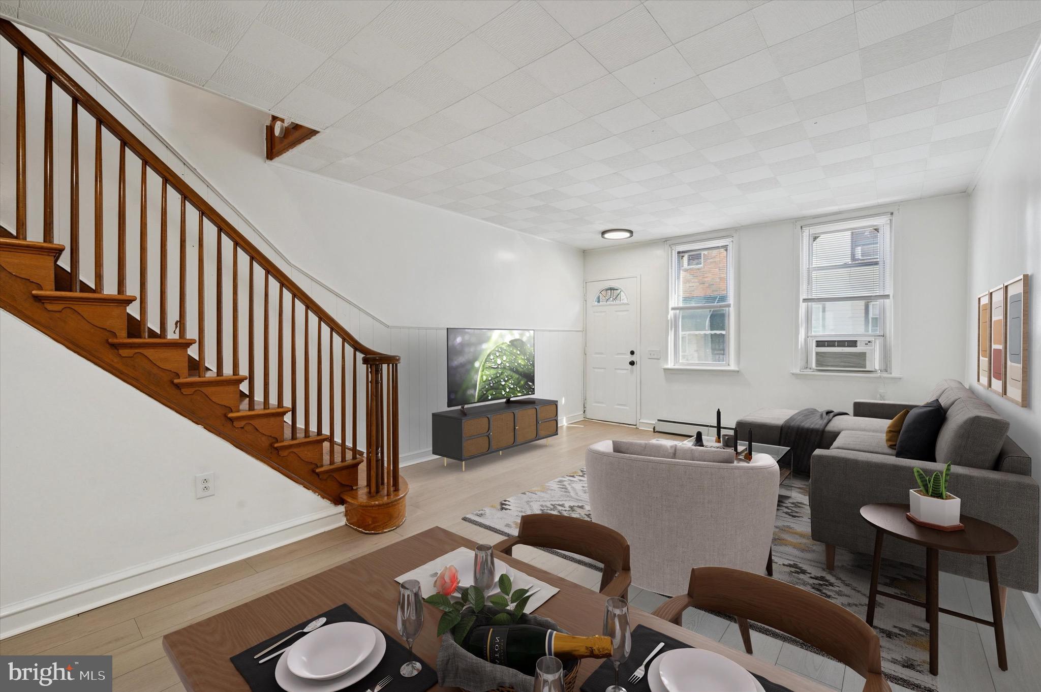 2038 S DARIEN STREET