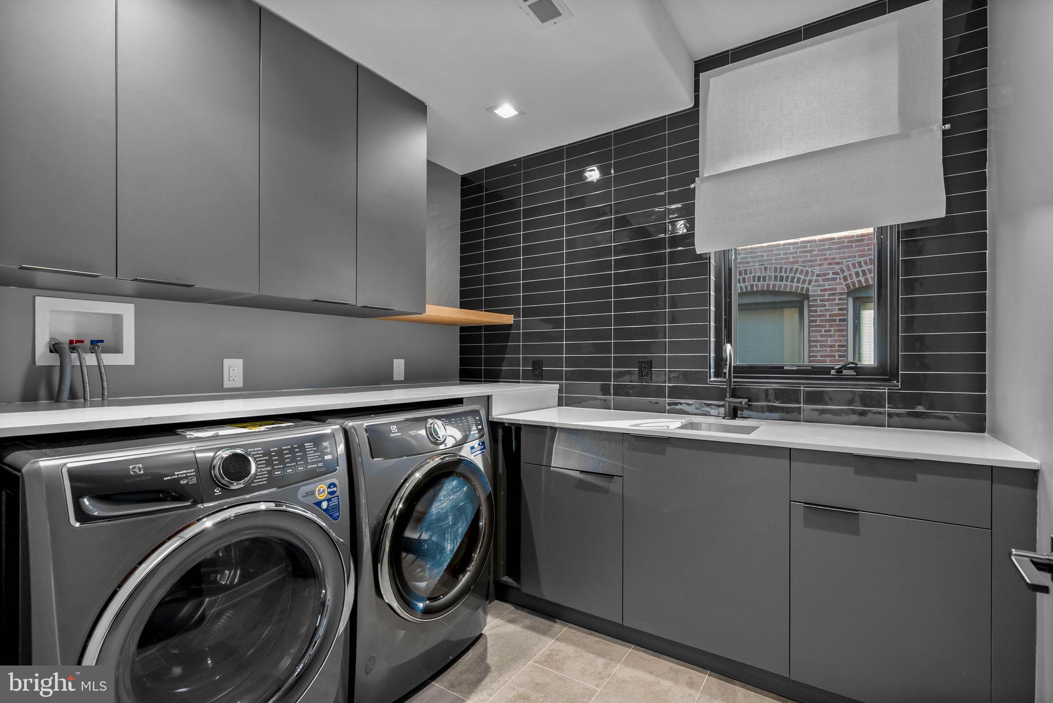 110 S BONSALL STREET