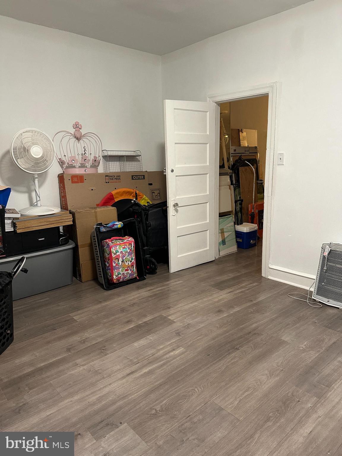 1223 W WYOMING AVENUE