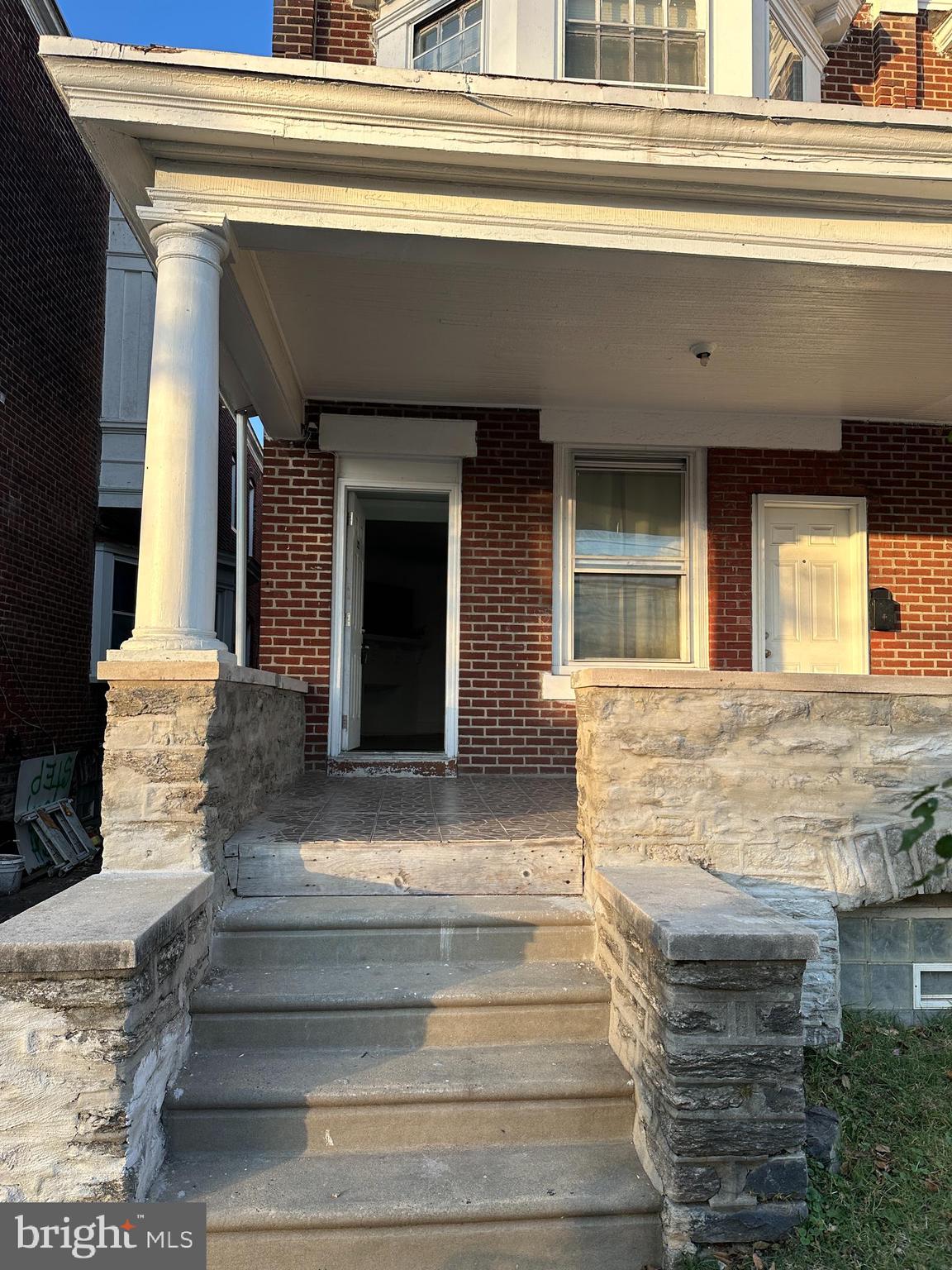 1223 W WYOMING AVENUE