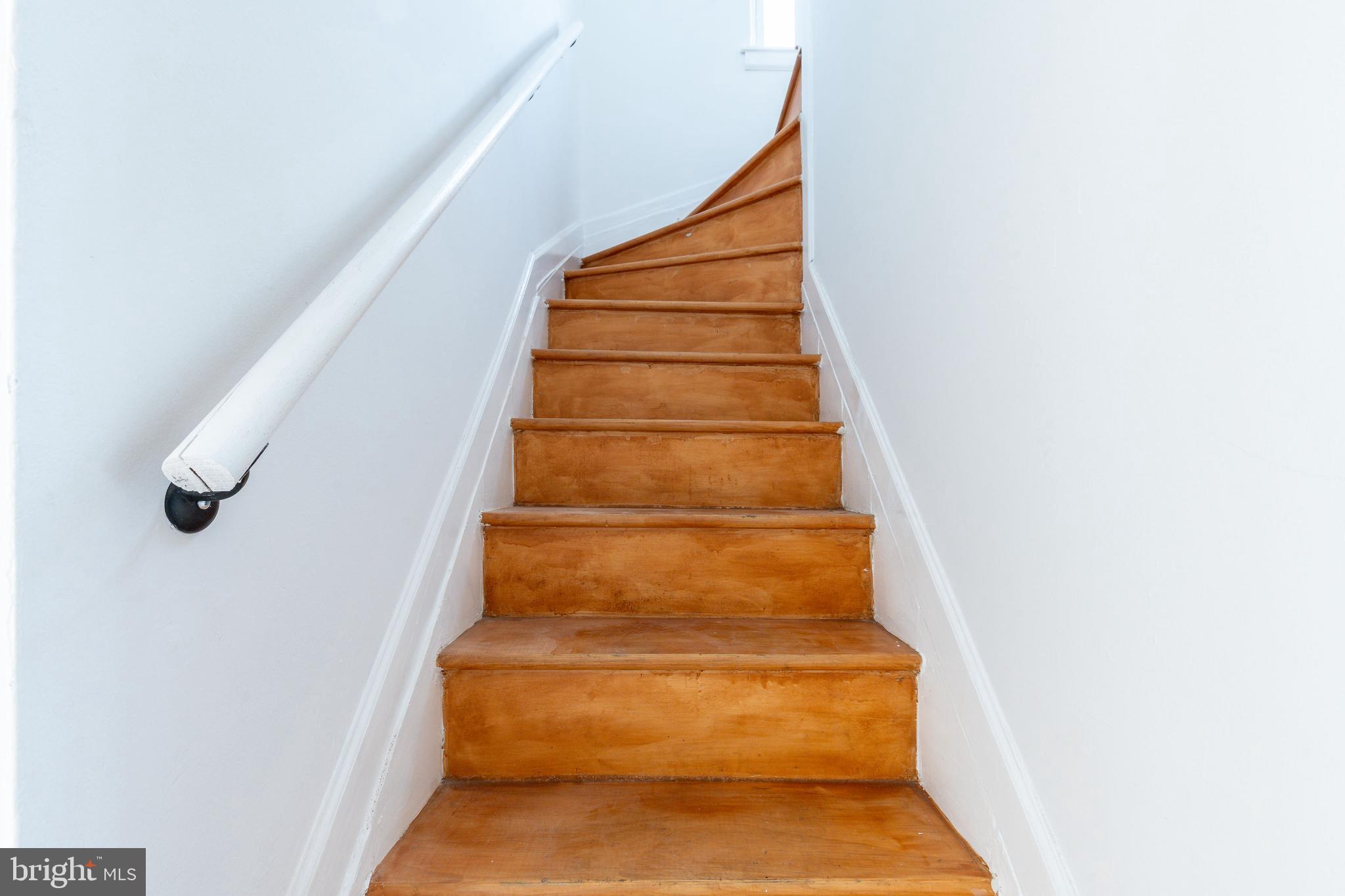 2726 EDGEMONT STREET