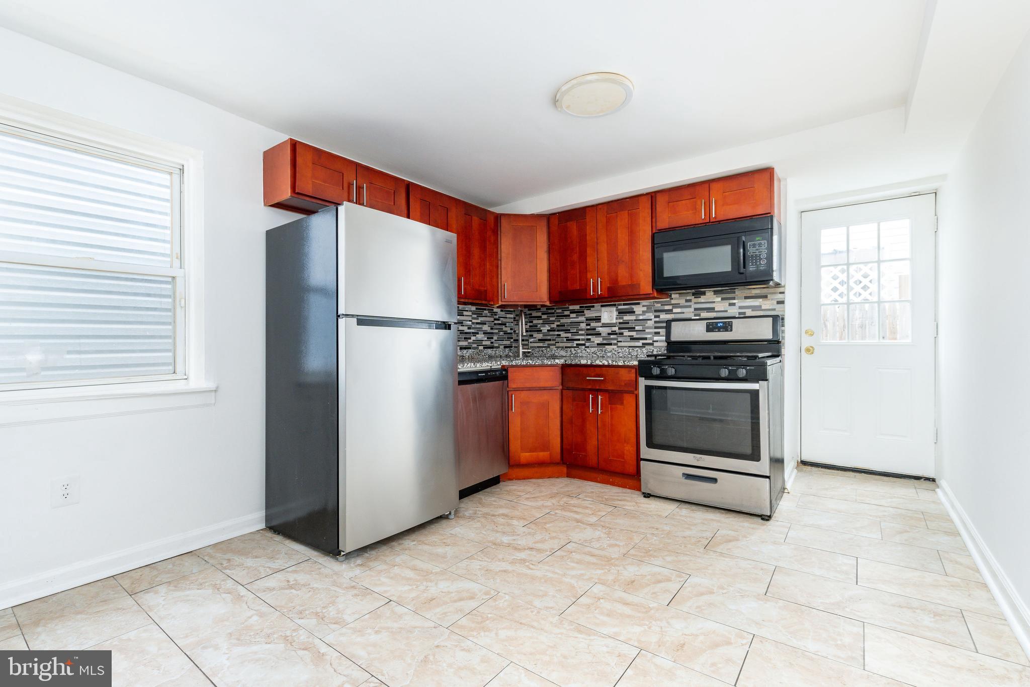 2726 EDGEMONT STREET