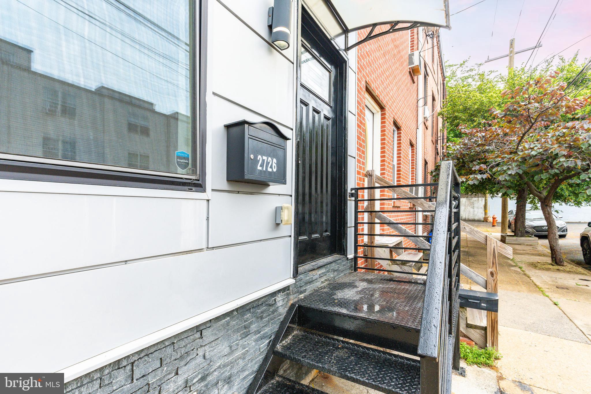 2726 EDGEMONT STREET