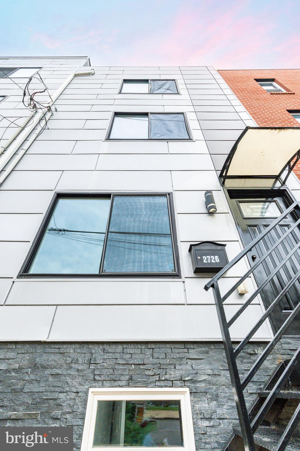 2726 EDGEMONT STREET