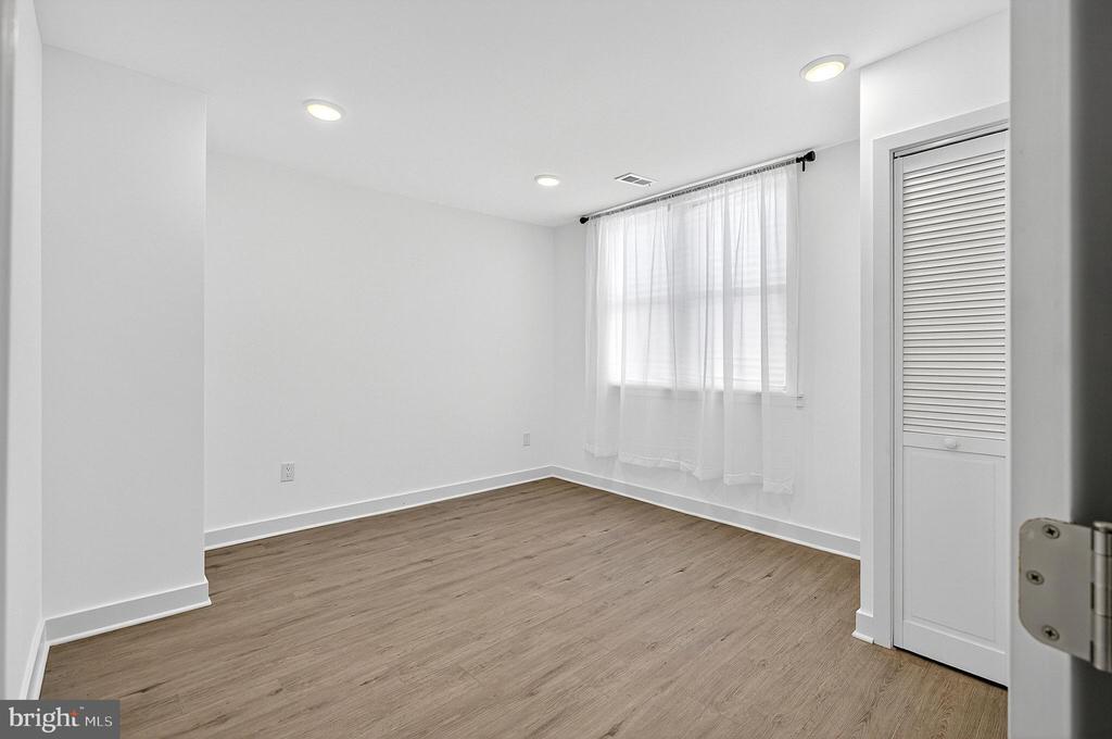1650 W CHELTENHAM AVENUE 2ND FL