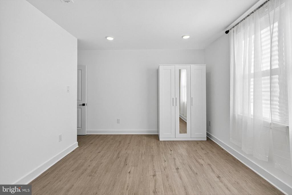 1650 W CHELTENHAM AVENUE 2ND FL
