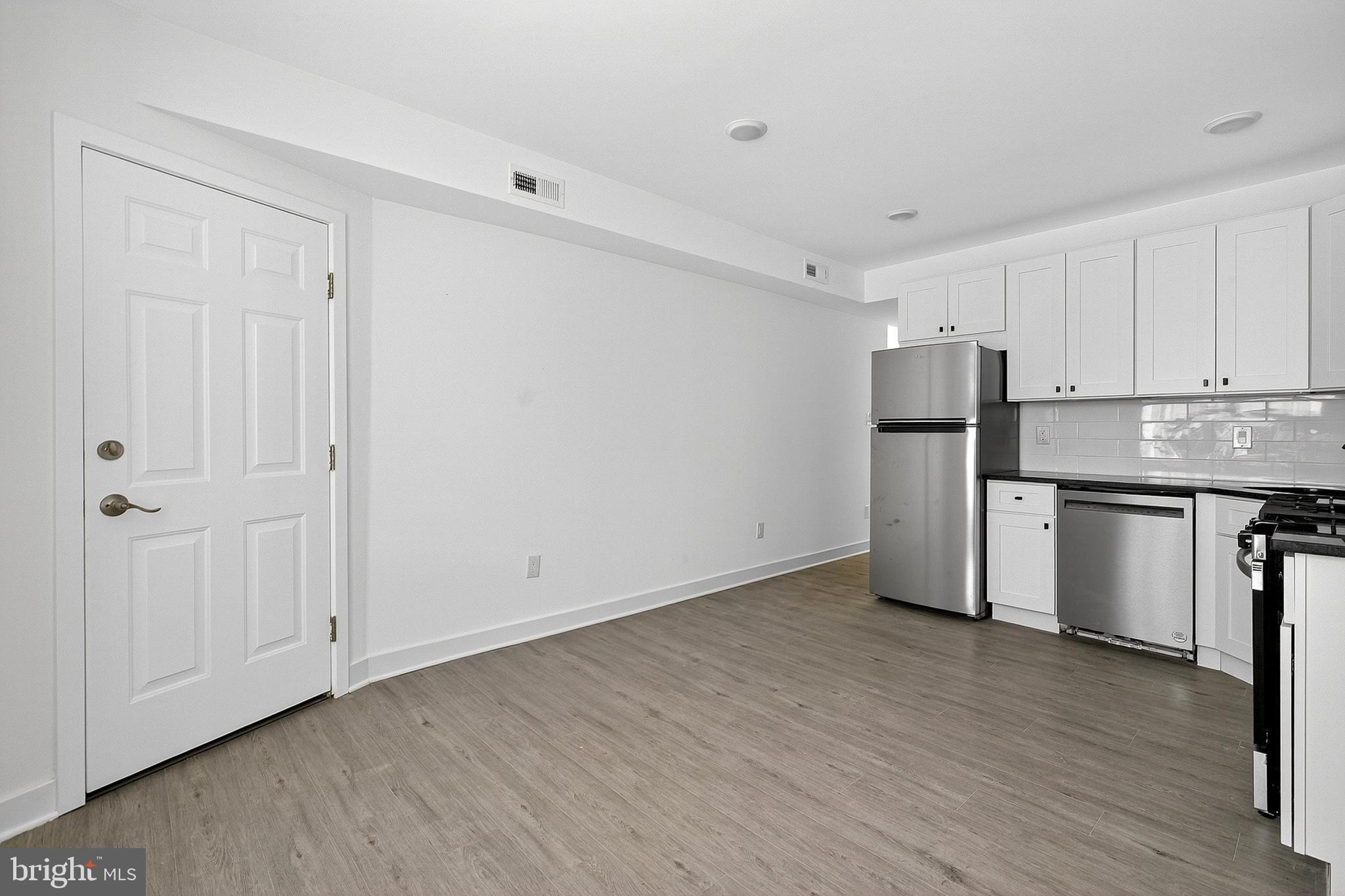 1650 W CHELTENHAM AVENUE 2ND FL