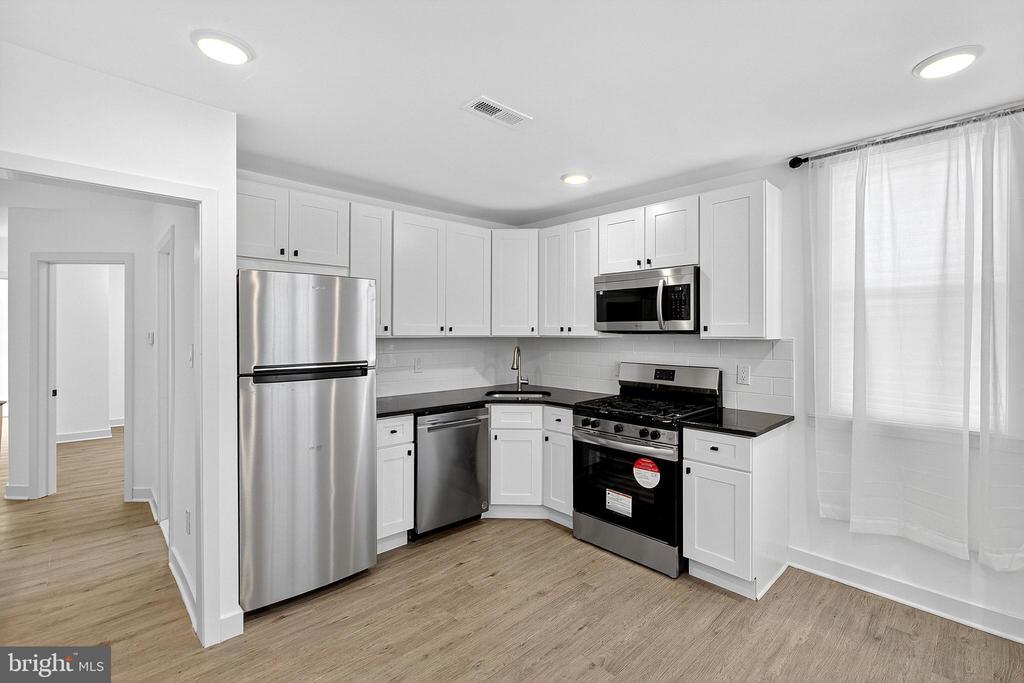 1650 W CHELTENHAM AVENUE 2ND FL