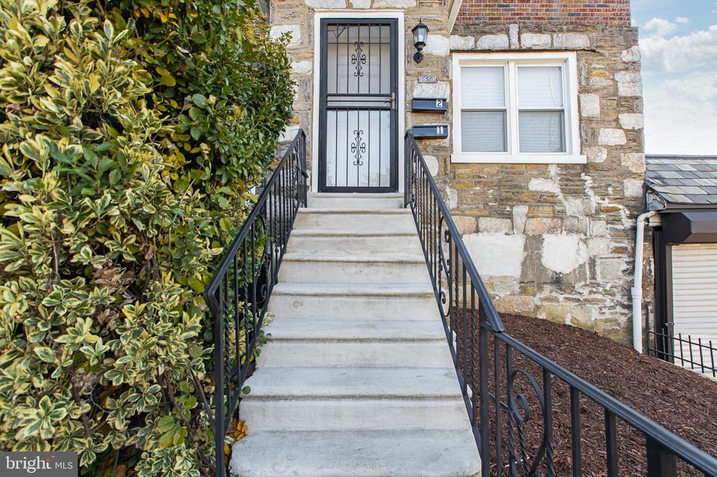 1650 W CHELTENHAM AVENUE 2ND FL