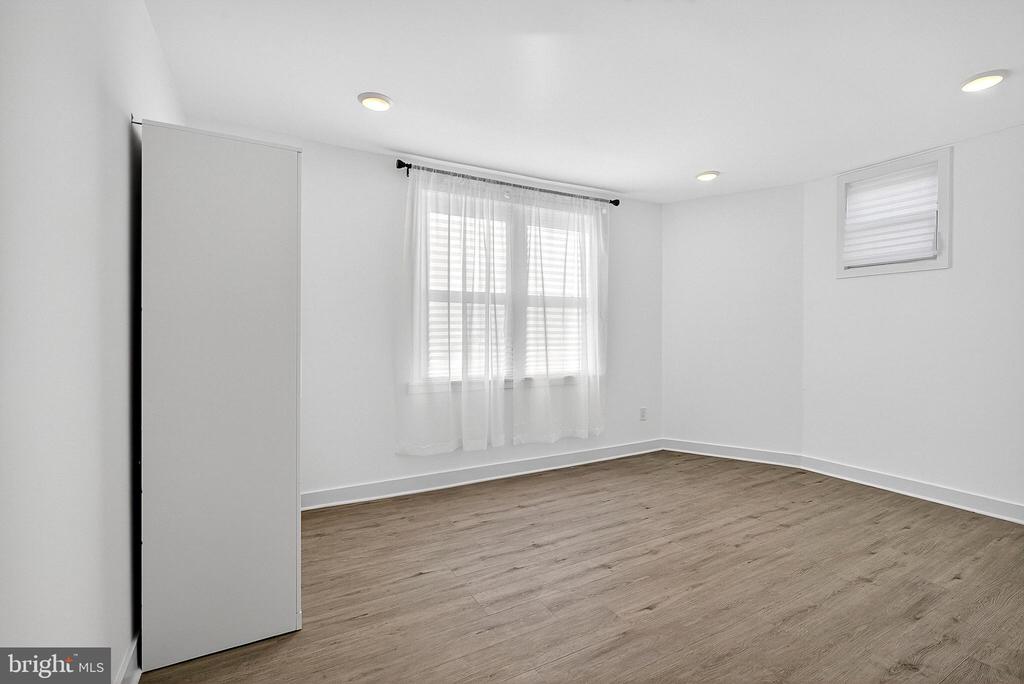 1650 W CHELTENHAM AVENUE 2ND FL