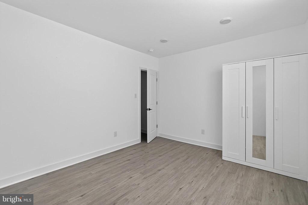 1650 W CHELTENHAM AVENUE 2ND FL