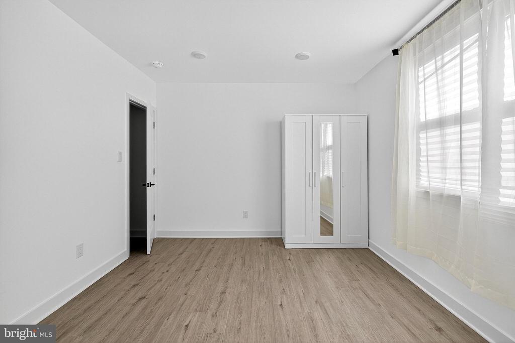 1650 W CHELTENHAM AVENUE 2ND FL