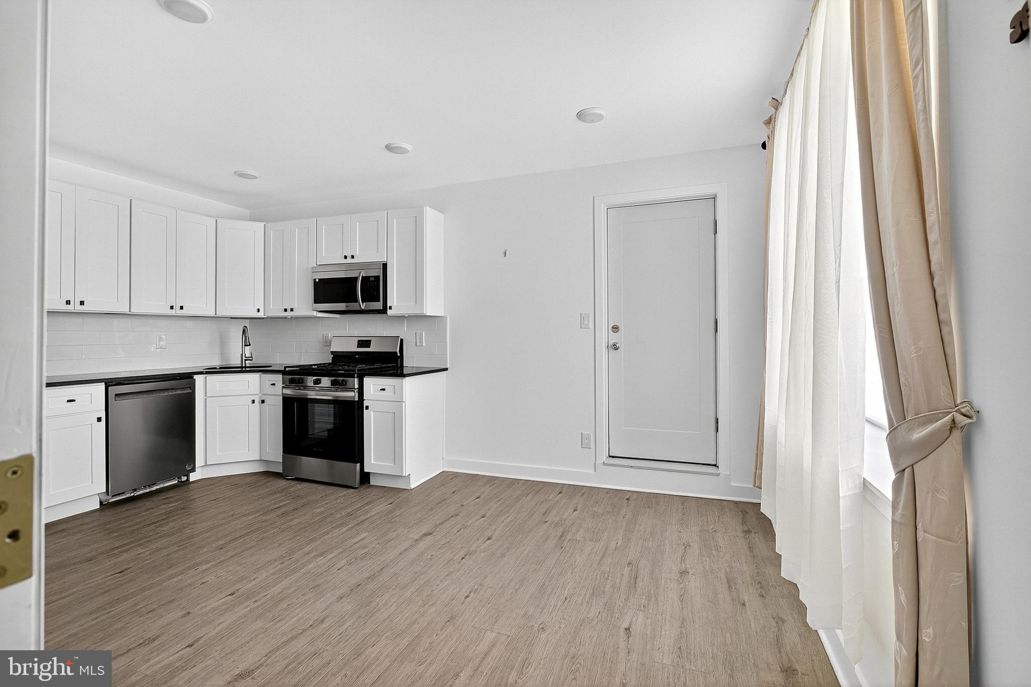 1650 W CHELTENHAM AVENUE 2ND FL