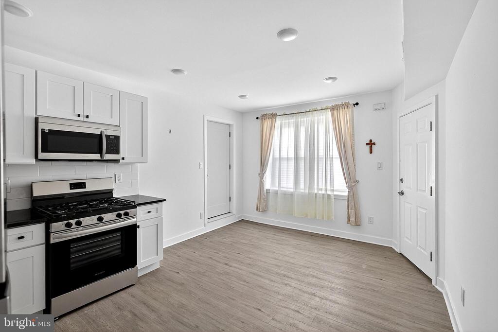 1650 W CHELTENHAM AVENUE 2ND FL