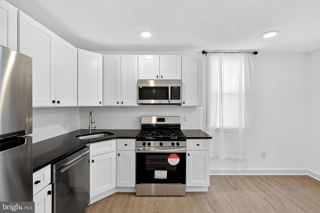 1650 W CHELTENHAM AVENUE 2ND FL