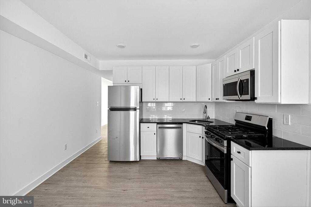1650 W CHELTENHAM AVENUE 2ND FL