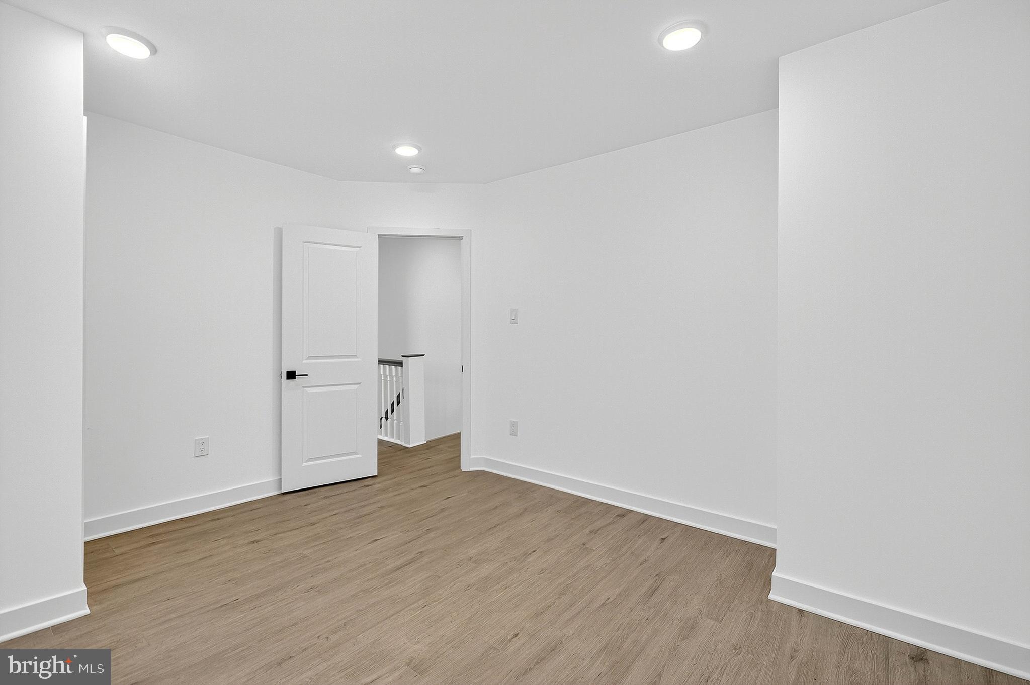 1650 W CHELTENHAM AVENUE 2ND FL