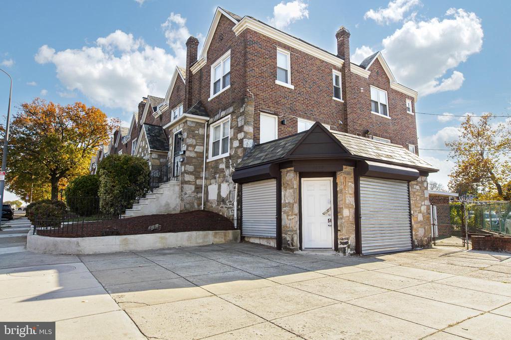 1650 W CHELTENHAM AVENUE 2ND FL