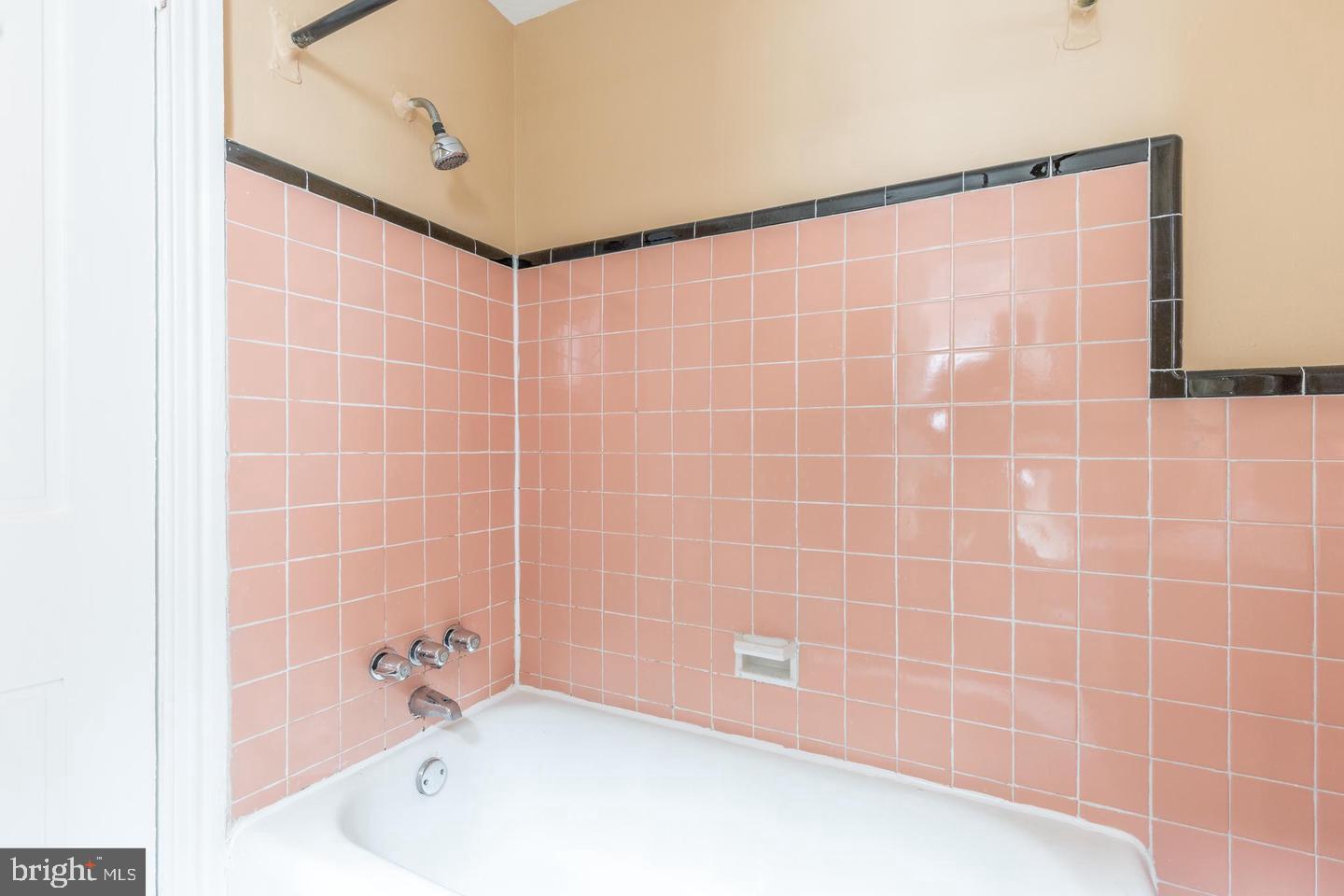 2032 CHESTNUT STREET 3R