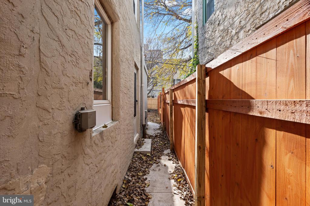 2010 OGDEN STREET