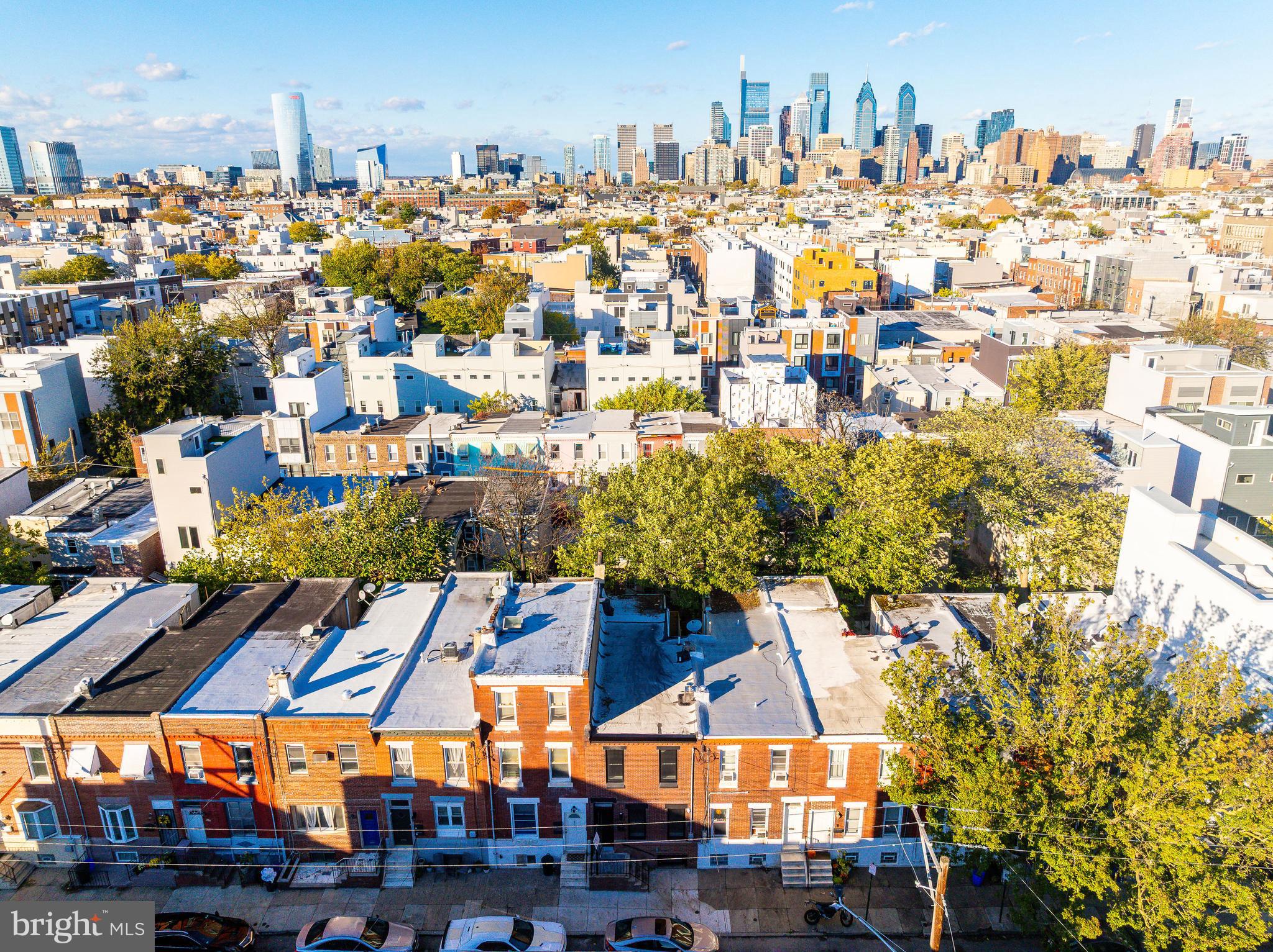 2033 DICKINSON STREET