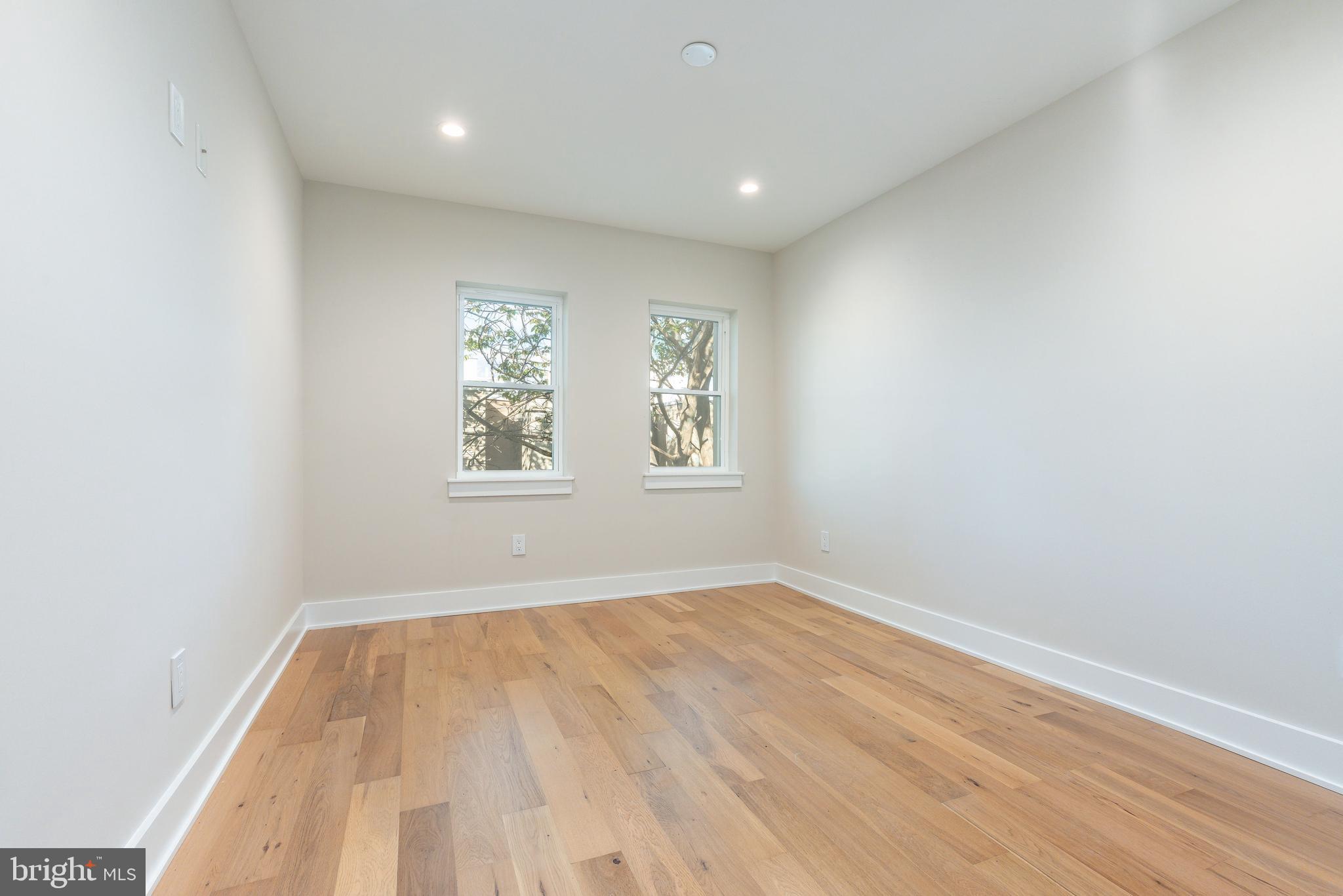 2033 DICKINSON STREET