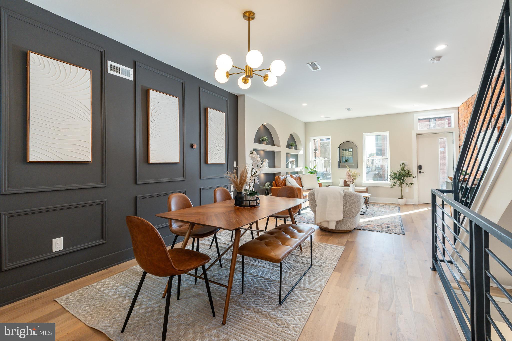 2033 DICKINSON STREET