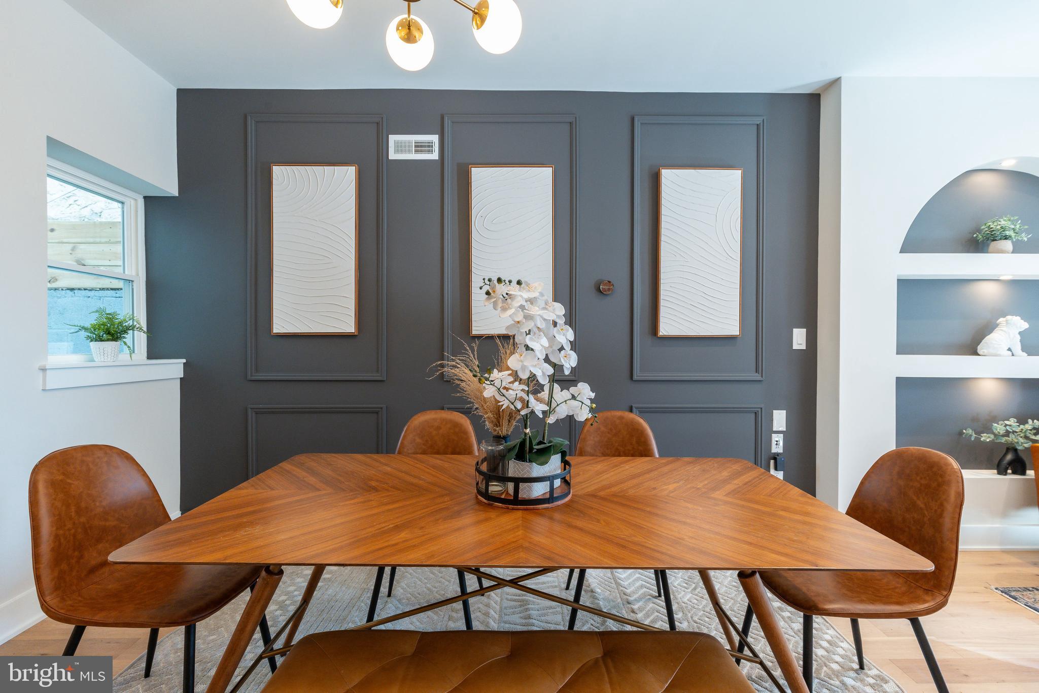 2033 DICKINSON STREET