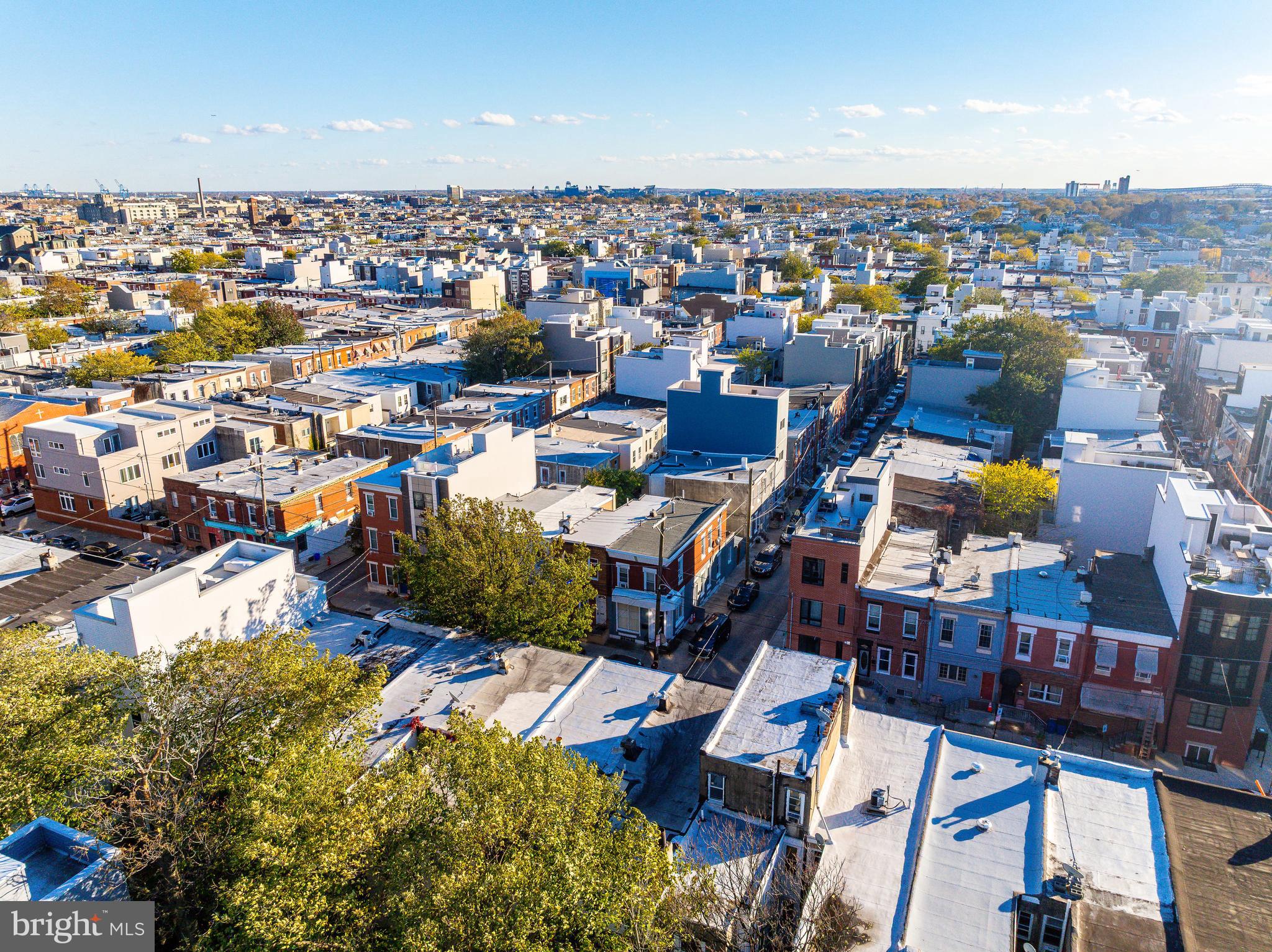 2033 DICKINSON STREET