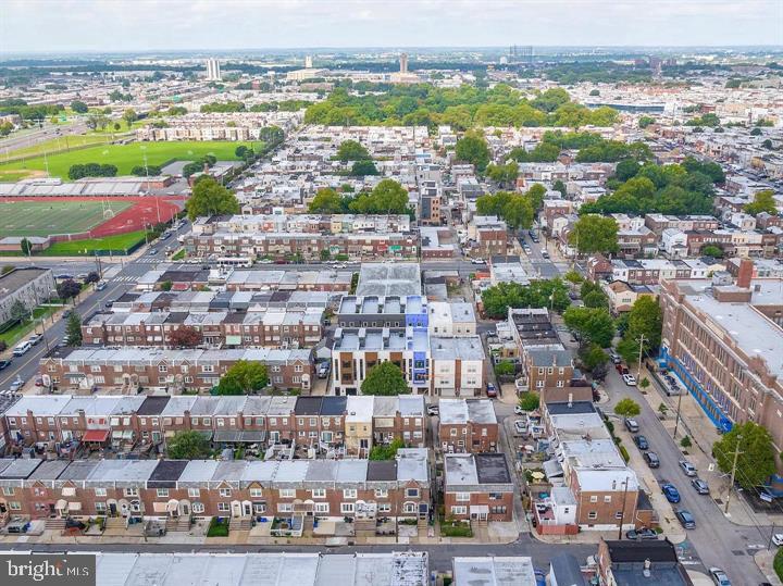 2811 S HUTCHINSON STREET