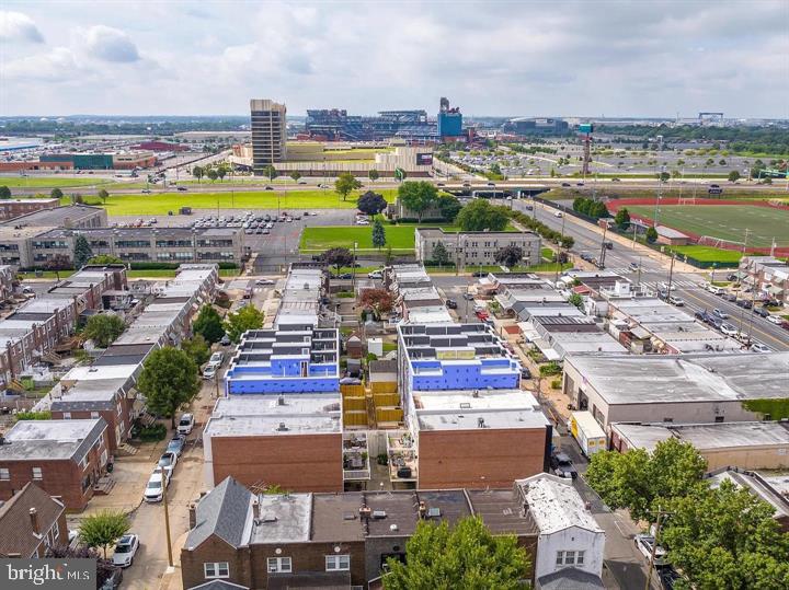 2811 S HUTCHINSON STREET