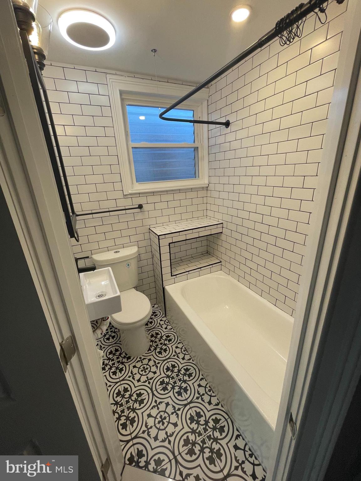 1839 E CLEMENTINE STREET