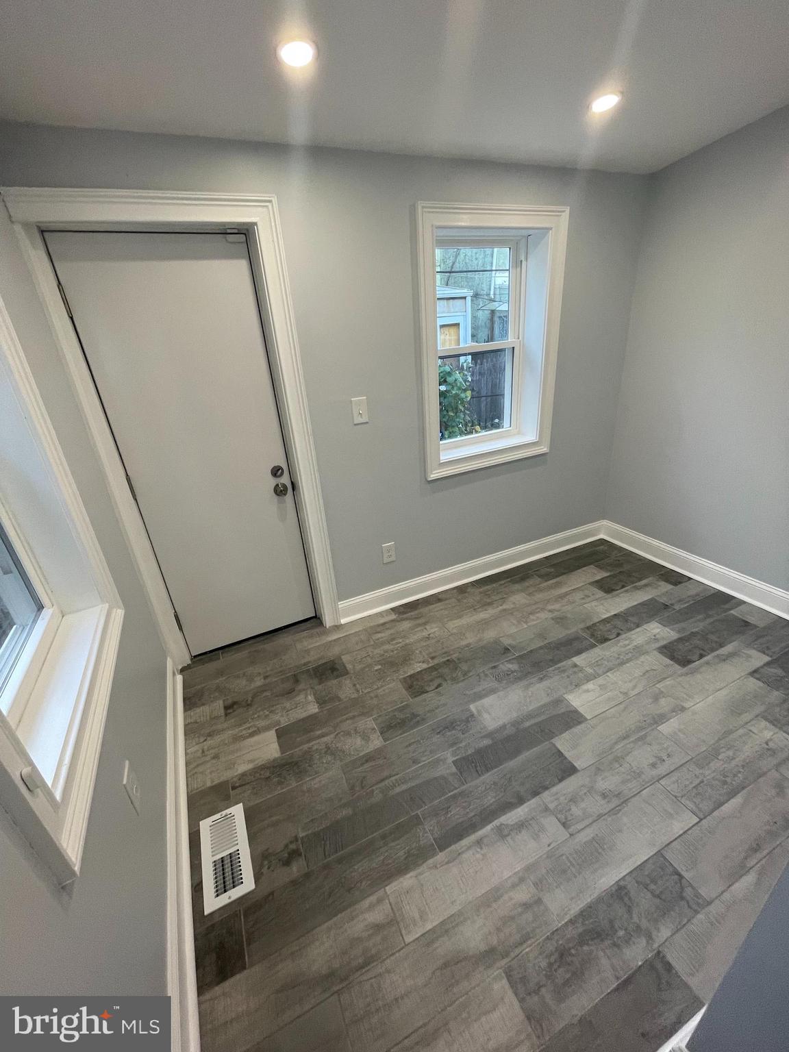 1839 E CLEMENTINE STREET