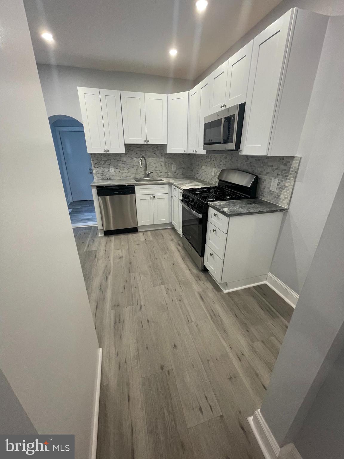 1839 E CLEMENTINE STREET