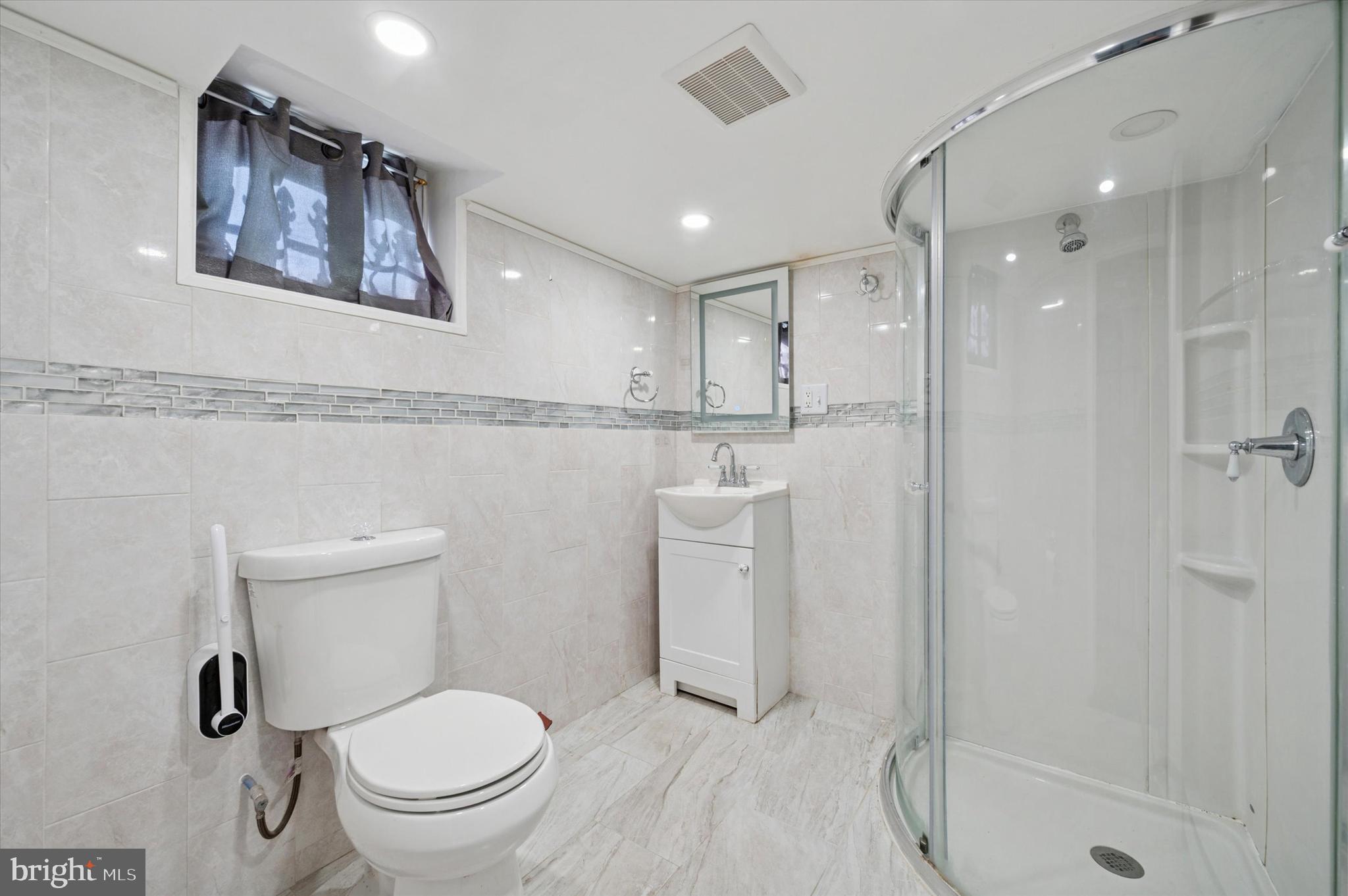 1039 W RUSSELL STREET