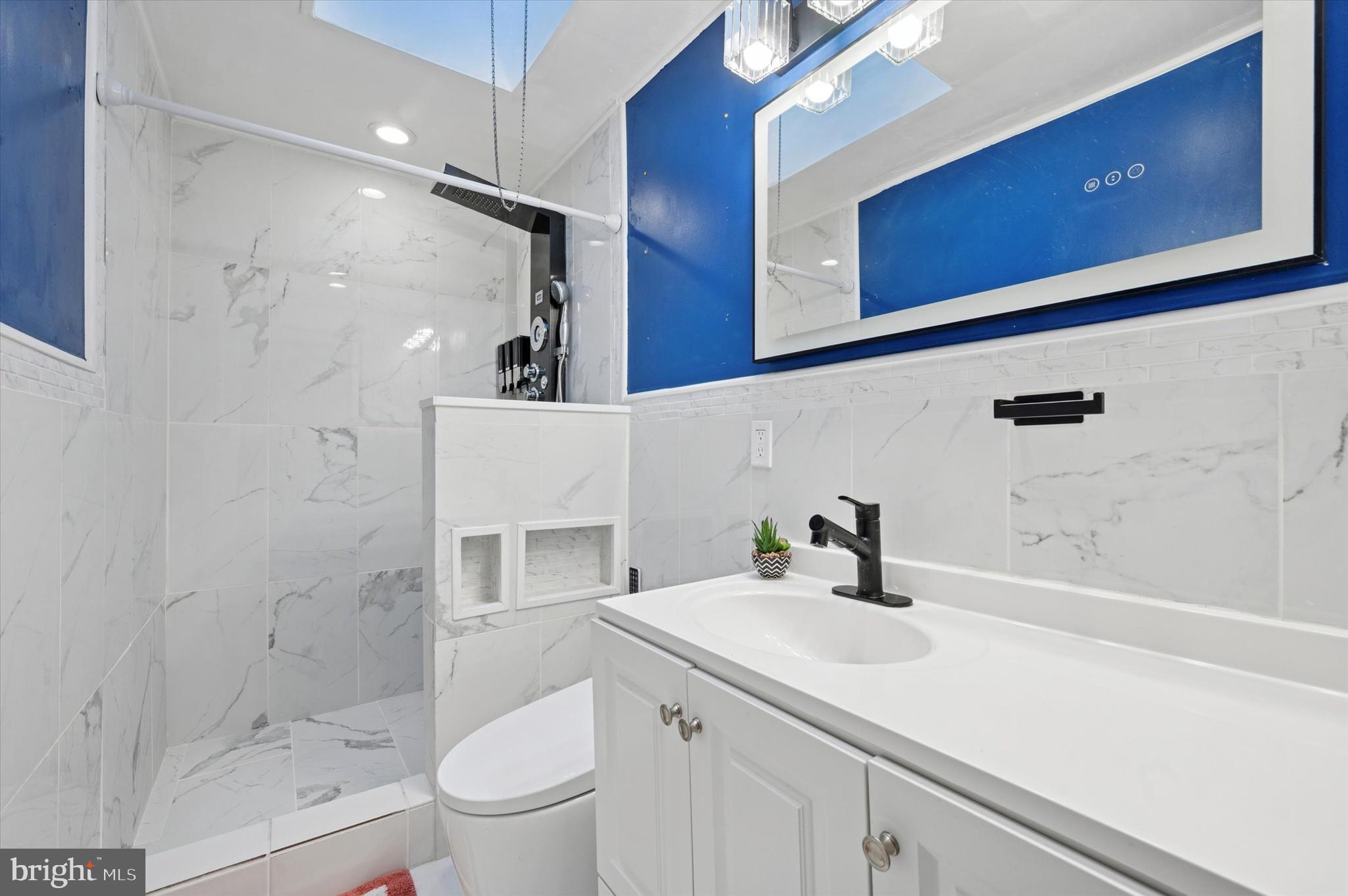 1039 W RUSSELL STREET