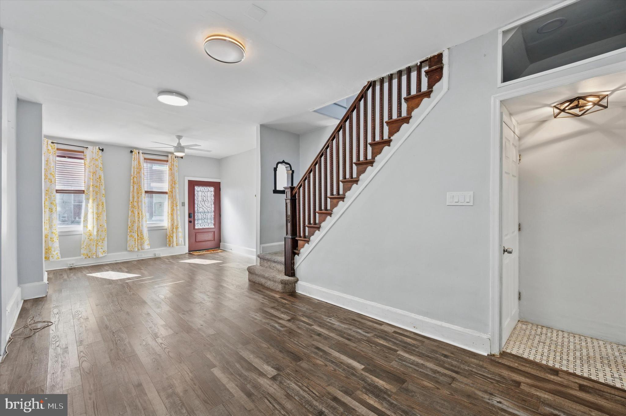 1039 W RUSSELL STREET