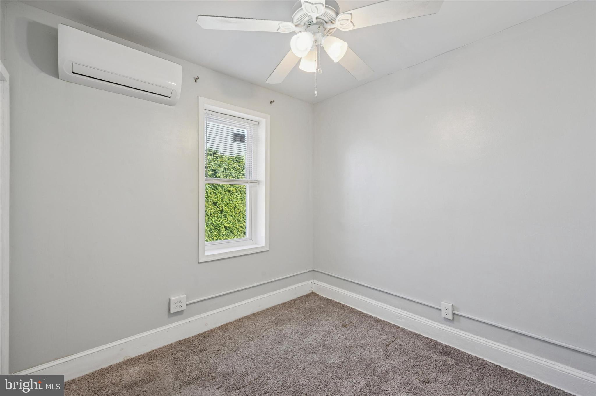 1039 W RUSSELL STREET