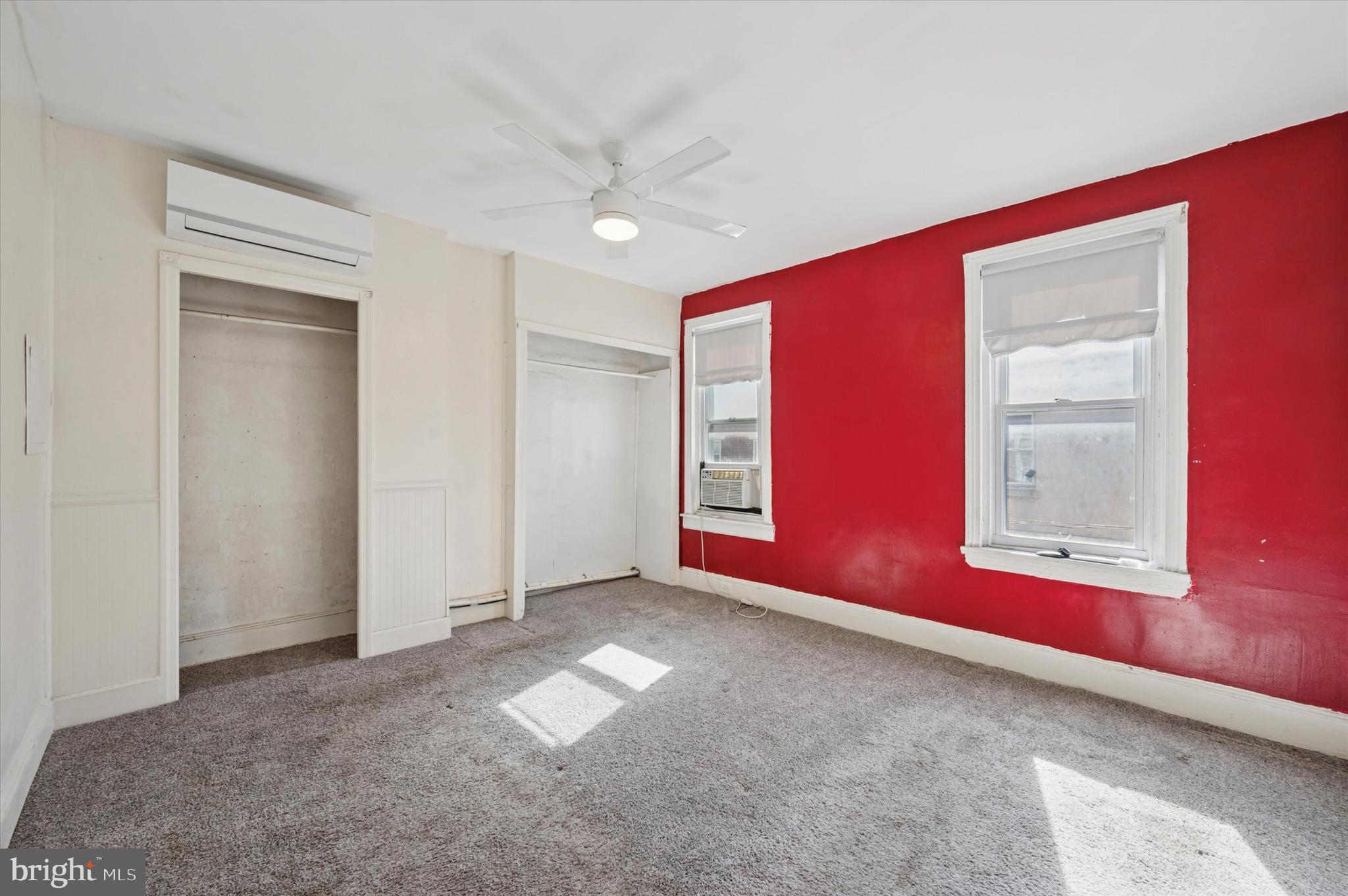 1039 W RUSSELL STREET