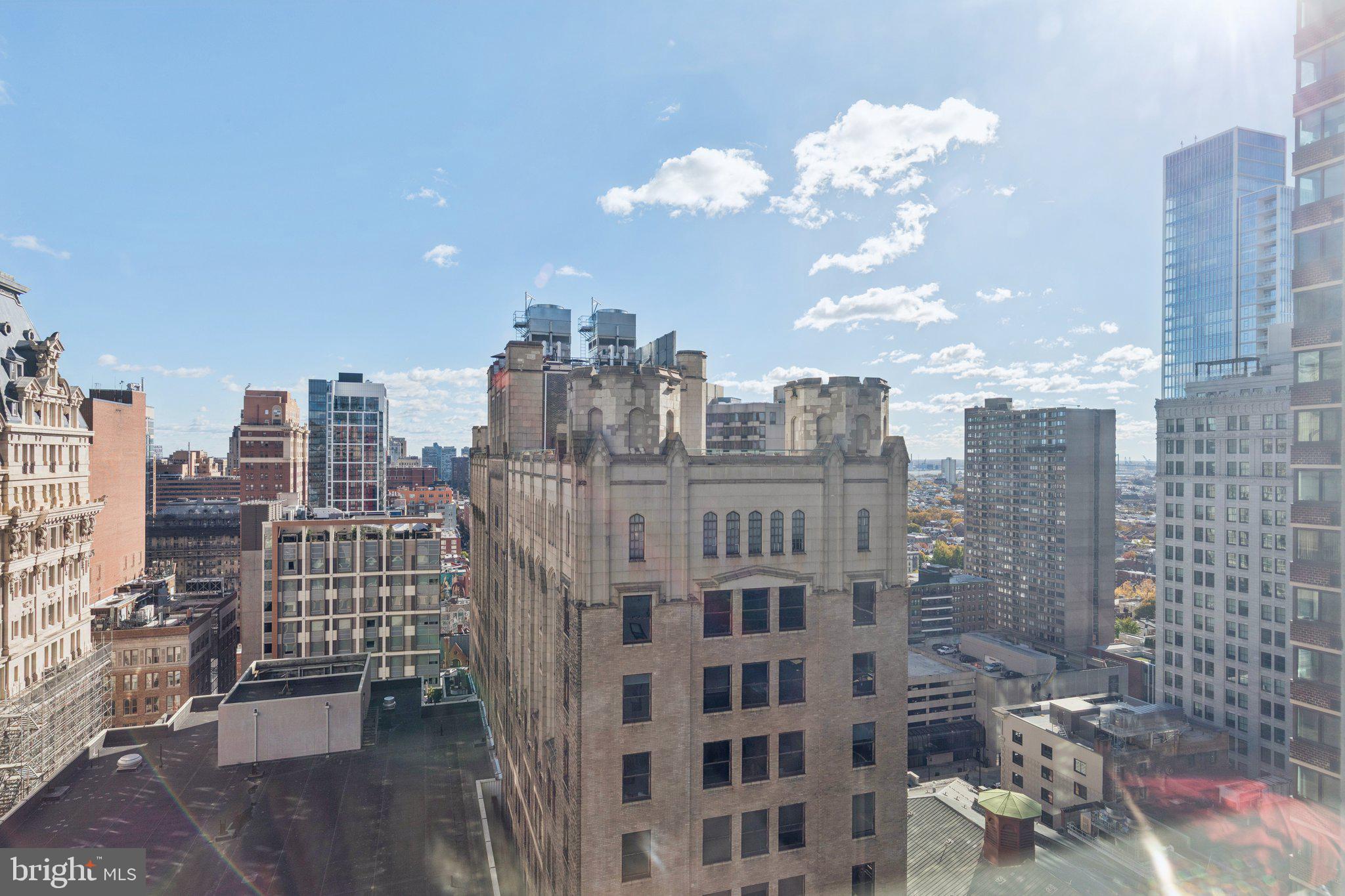 1425 LOCUST STREET 21A