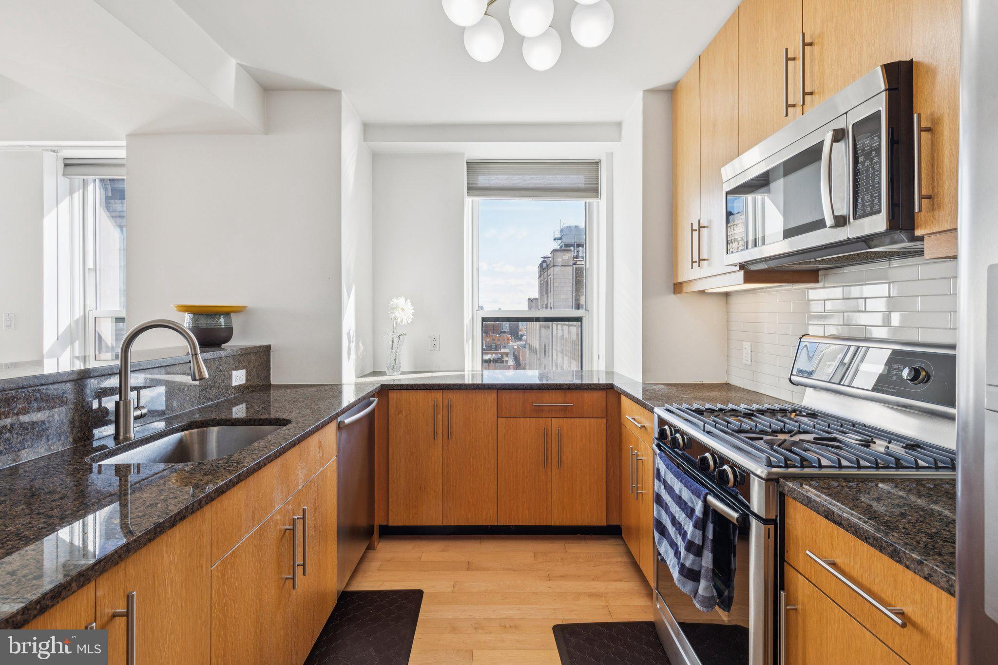 1425 LOCUST STREET 21A