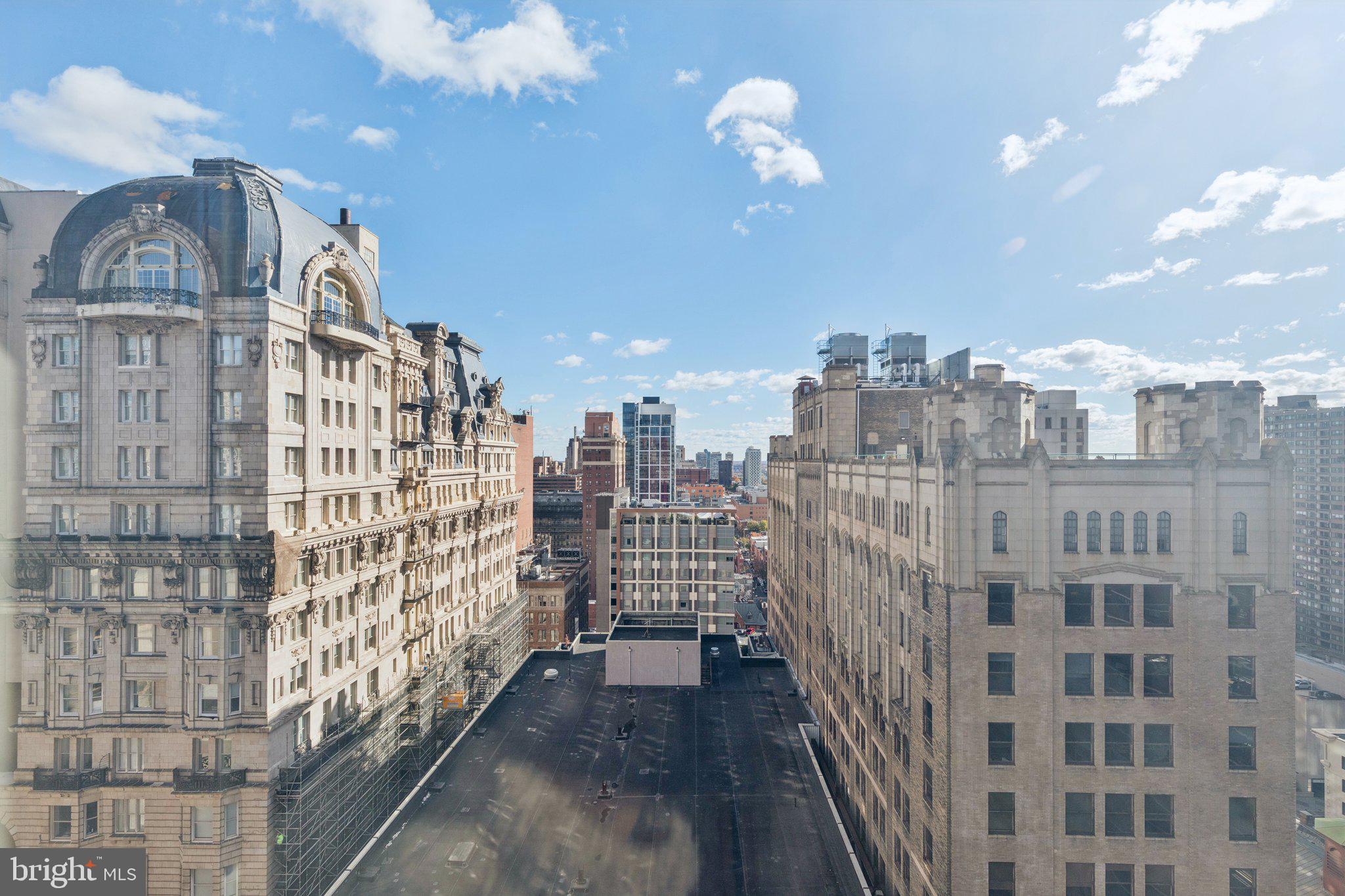 1425 LOCUST STREET 21A