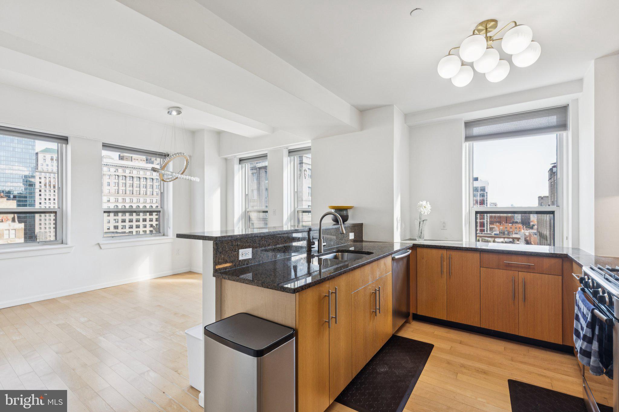 1425 LOCUST STREET 21A