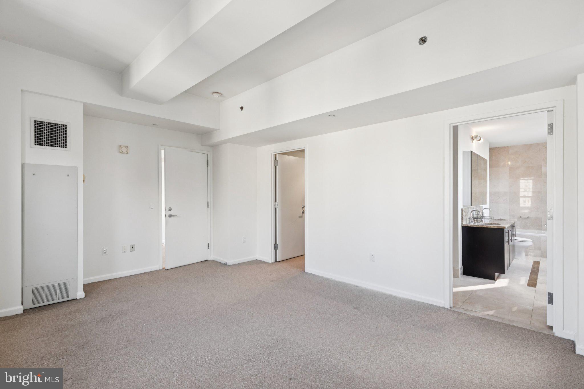 1425 LOCUST STREET 21A